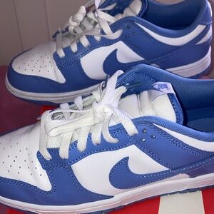 I’m selling polar dunks. They’re a size 8 in men’s - 9.5 in women’s.